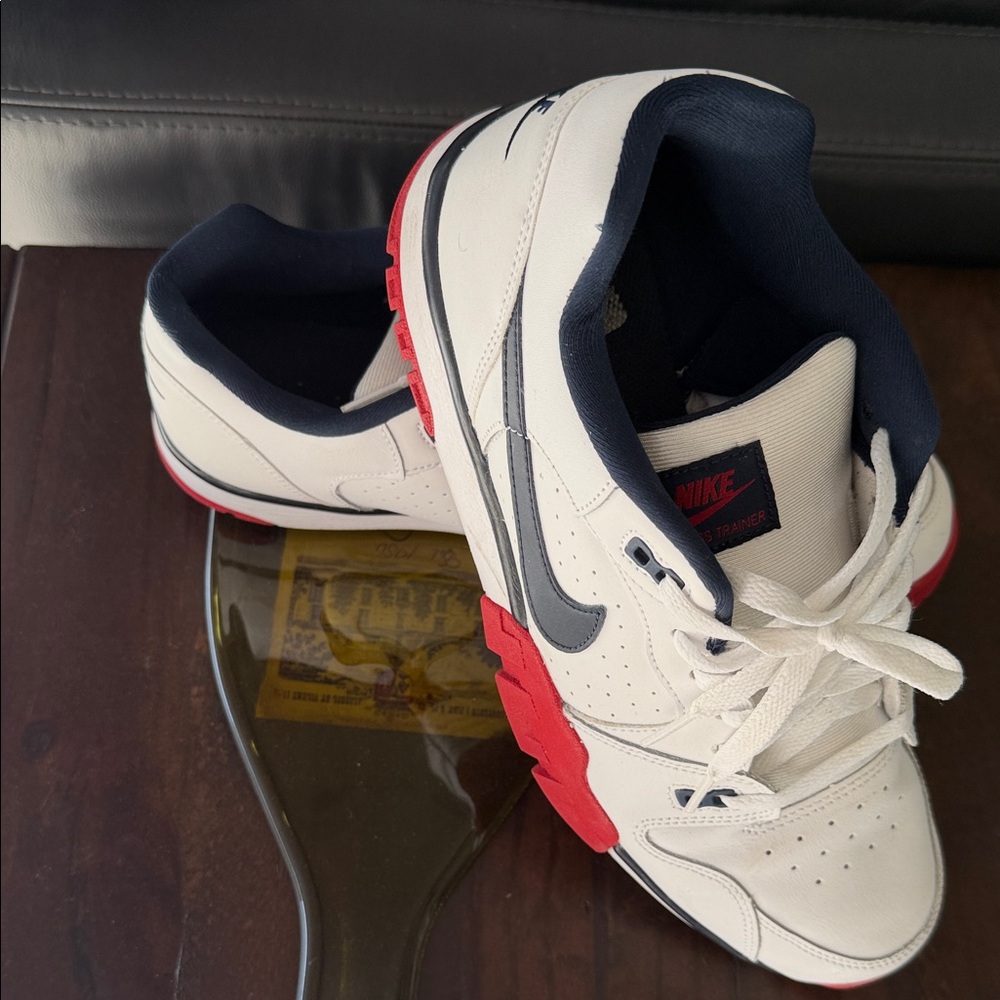 Nike White, Red & Navy Men’s Low-Top Sneakers - Picture 4 of 6